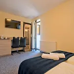Na Bystrym Quarto em Acomodações Particulares *